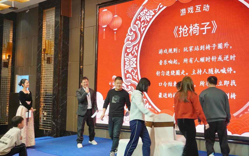 搶椅子.jpg 搶椅子.jpg